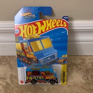 Hot Wheels NEW Fast Foodie Fuego Fajitas 149 Car 3 /5 Quick Bite HYY84-N7C5